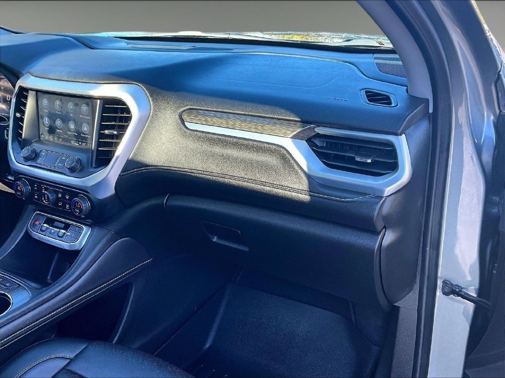 Used 2023 GMC Acadia SLT w/ Technology Package AWD/4WD image 13