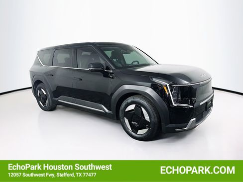 Used 2024 Kia EV9 Light Long Range image 1