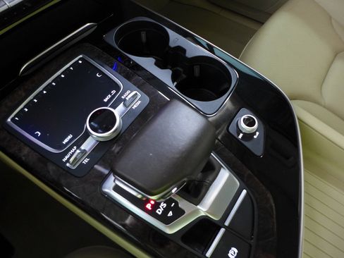 Used 2019 Audi Q7 3.0T Prestige image 42