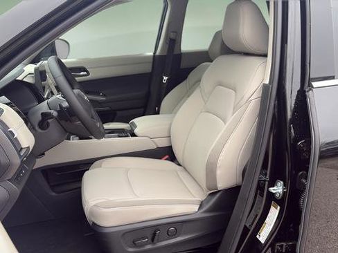 New 2026 Nissan Pathfinder SL AWD/4WD image 11