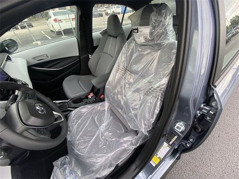 Used 2025 Toyota Corolla SE image 12