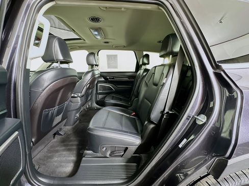 Used 2025 Kia Telluride S FWD image 29