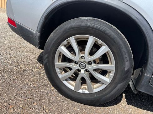 Used 2019 Nissan Rogue SV image 9