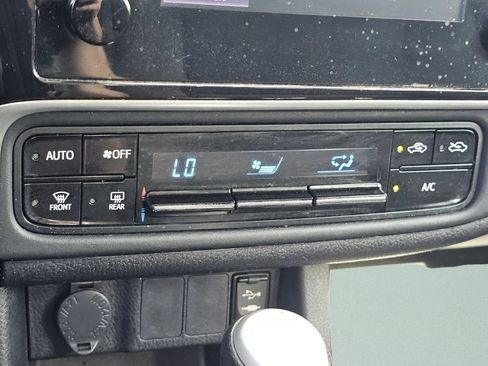 Used 2019 Toyota Corolla LE FWD image 9