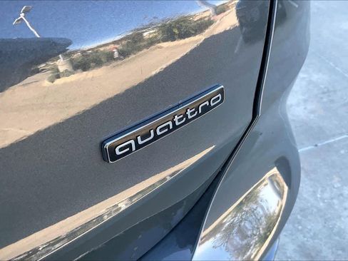 Certified 2025 Audi Q3 2.0T Premium w/ Convenience Package image 9