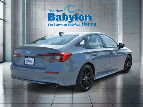 Used 2023 Honda Civic Sport image 4