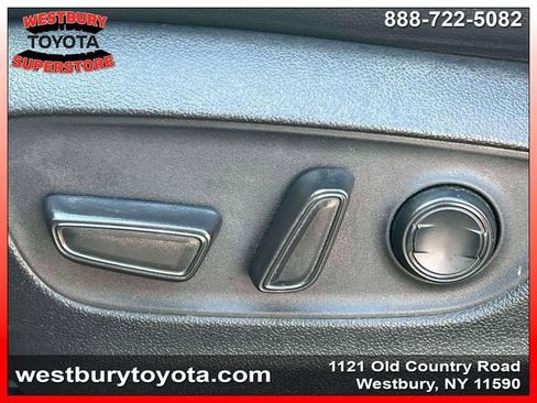 Used 2021 Toyota Highlander XLE image 22