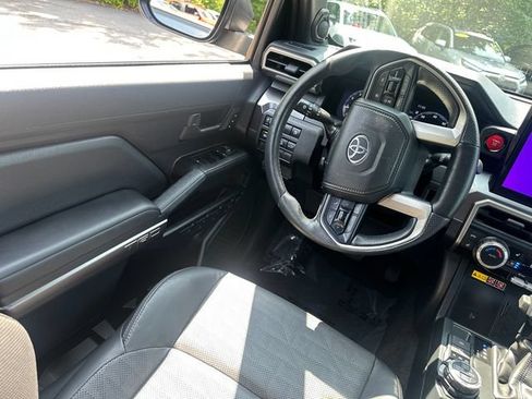 Used 2025 Toyota 4Runner TRD Off-Road Premium AWD/4WD image 20