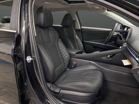 New 2026 Hyundai Elantra Limited image 31