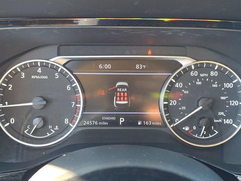 Used 2025 Nissan Pathfinder SL FWD image 13