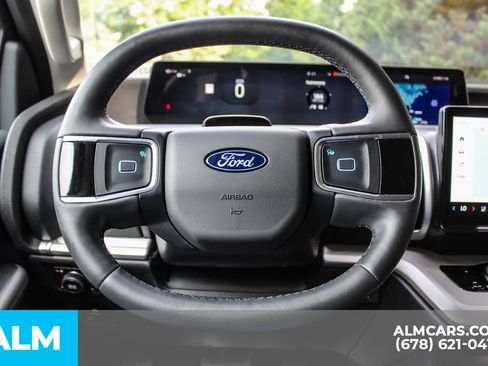Used 2025 Ford Expedition Active AWD/4WD image 27