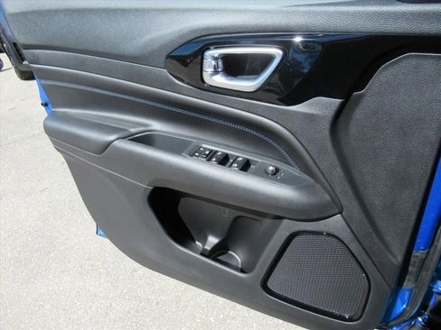 New 2026 Jeep Compass Latitude image 25