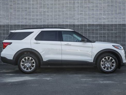 New 2026 Ford Explorer Active w/ Active Comfort Package image 4