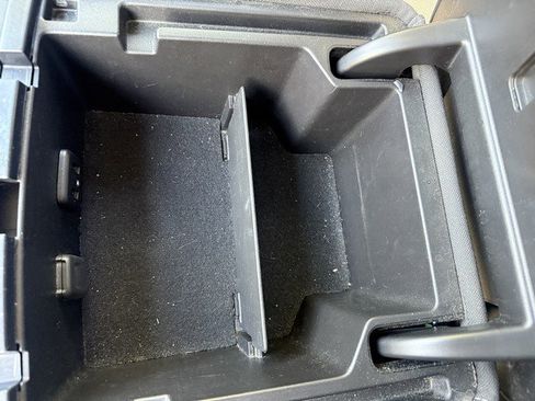 Used 2017 GMC Sierra 1500 SLE image 33