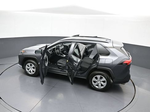 Used 2021 Toyota RAV4 LE AWD/4WD image 43