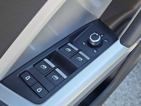 Used 2025 Audi Q3 2.0T Premium w/ Convenience Package image 13