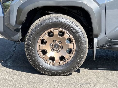 Used 2026 Toyota 4Runner Trailhunter AWD/4WD image 36