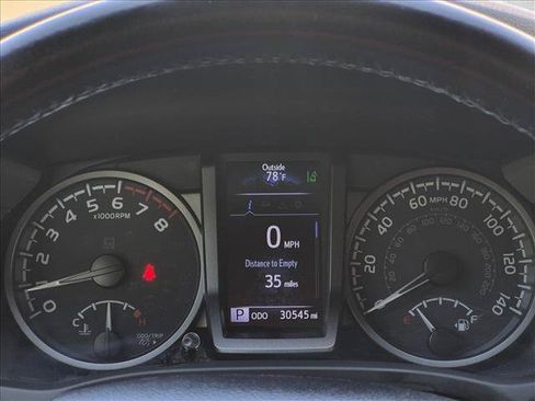 Used 2022 Toyota Tacoma TRD Off-Road w/ Technology Package RWD image 10