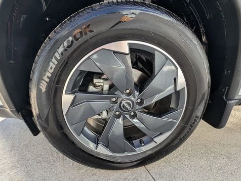 Used 2025 Nissan Rogue SV image 42