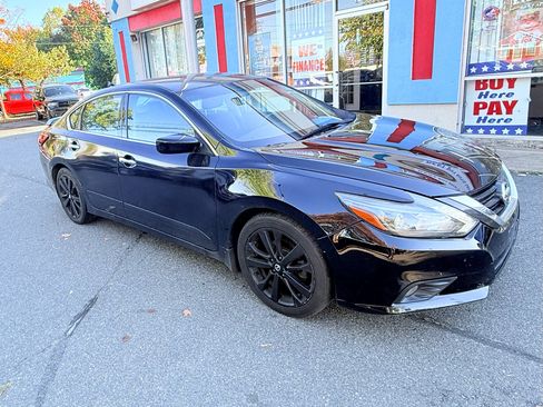 Used 2017 Nissan Altima 2.5 SR w/ Midnight Edition Package image 24