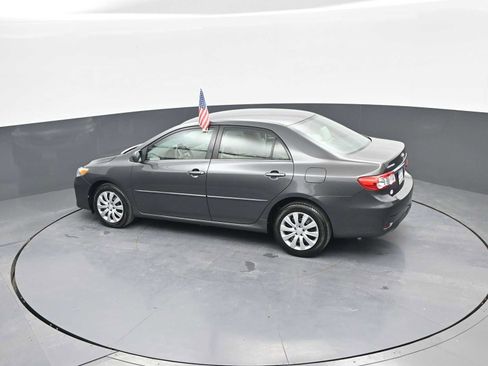 Used 2013 Toyota Corolla LE FWD image 27