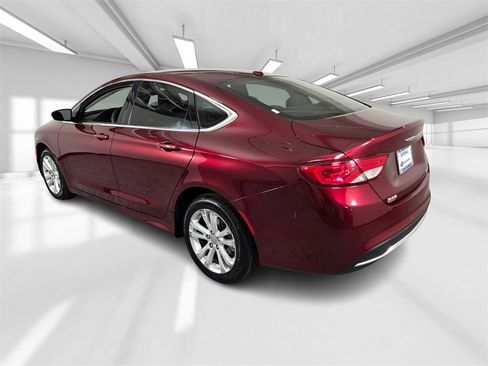Used 2015 Chrysler 200 Limited w/ Convenience Group image 4