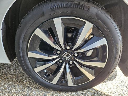 Used 2024 Honda Civic EX-L image 33