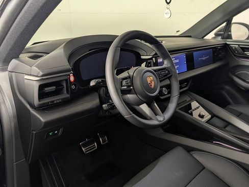 New 2026 Porsche Macan 4S Electric image 4