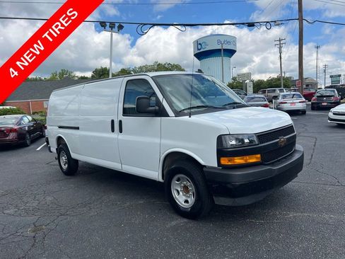 Used 2025 Chevrolet Express 2500 Extended w/ Driver Convenience Package RWD image 3