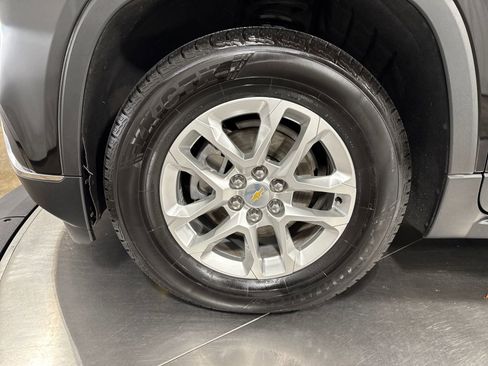 Used 2020 Chevrolet Traverse LT w/ LPO, Floor Liner Package FWD image 2