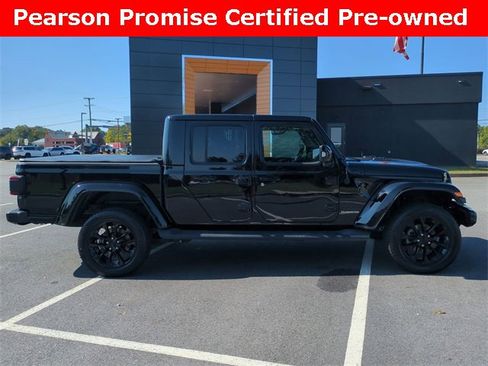 Used 2022 Jeep Gladiator Overland image 3