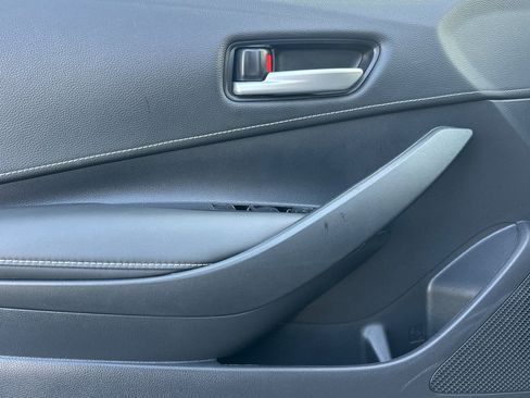 Used 2022 Toyota Corolla SE w/ SE Preferred Package image 11
