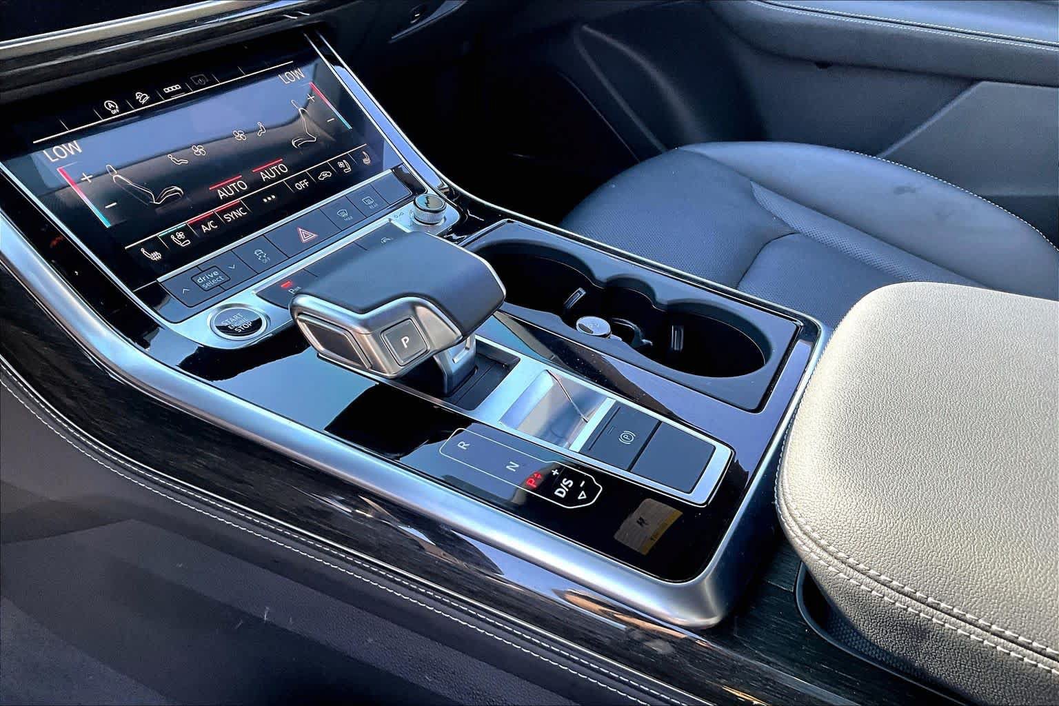 Used 2025 Audi Q8 Premium Plus AWD/4WD image 17
