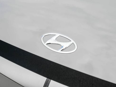 Used 2024 Hyundai Ioniq 5 SE RWD image 6