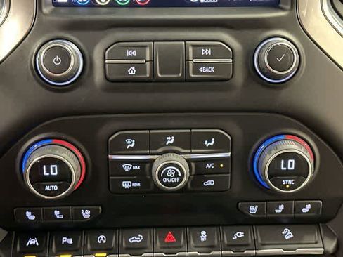 Used 2022 Chevrolet Silverado 1500 LTZ w/ LTZ Premium Package AWD/4WD image 17
