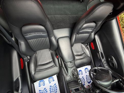 Used 2004 Chevrolet Corvette Coupe w/ Roof Package image 60