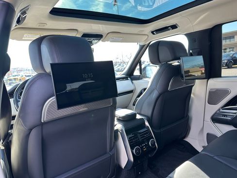 Used 2024 Land Rover Range Rover Autobiography image 15