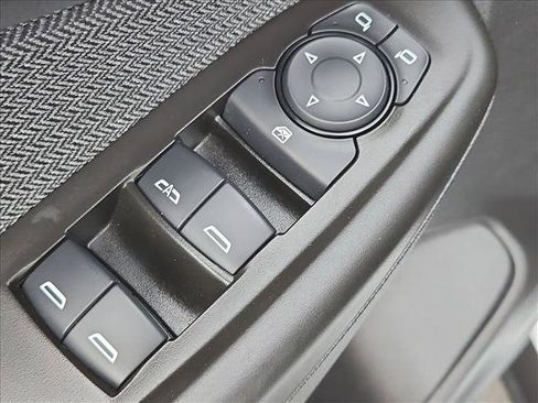 Used 2024 Chevrolet TrailBlazer LT w/ LT Cold Weather Package FWD image 11