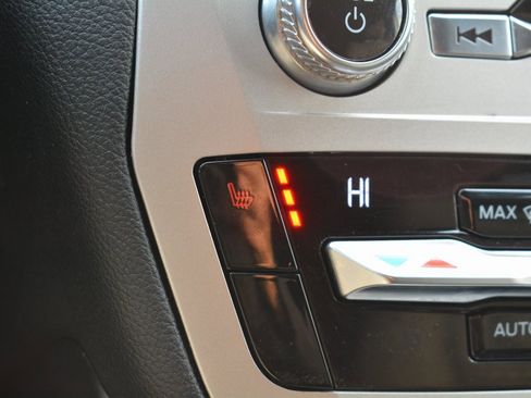 Used 2021 Ford Explorer XLT image 18