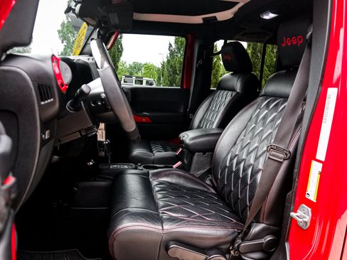 Used 2012 Jeep Wrangler Unlimited Sport AWD/4WD image 56