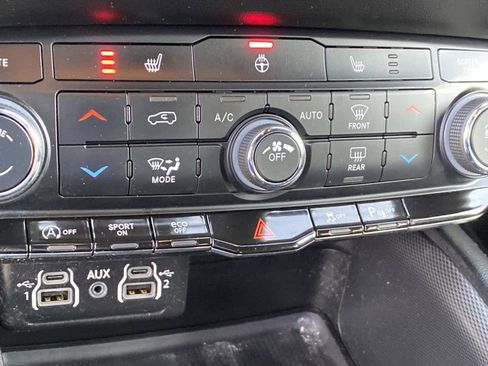 Used 2023 Dodge Durango GT image 13