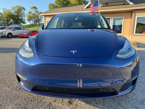Used 2020 Tesla Model Y Long Range image 9
