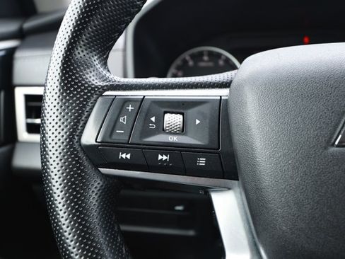 Used 2024 Mitsubishi Outlander SE FWD image 13