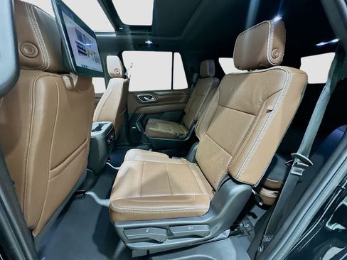 Used 2024 Chevrolet Tahoe High Country w/ Advanced Technology Package RWD image 26