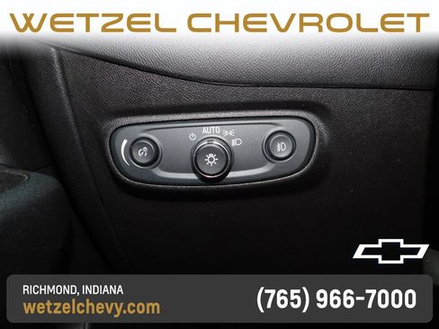Used 2020 Chevrolet Equinox LT FWD image 28