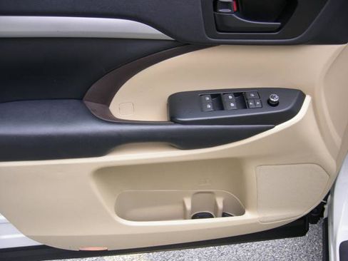 Used 2019 Toyota Highlander Plus image 7