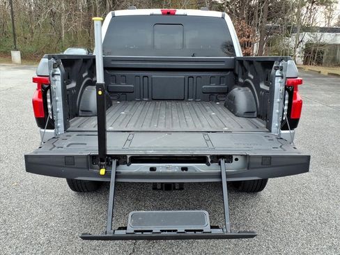Used 2024 Ford F150 Lightning Lariat image 10