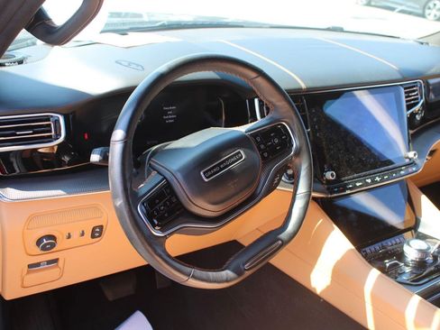 Used 2023 Jeep Grand Wagoneer Series III w/ Rear Seat Video Group 1 AWD/4WD image 9