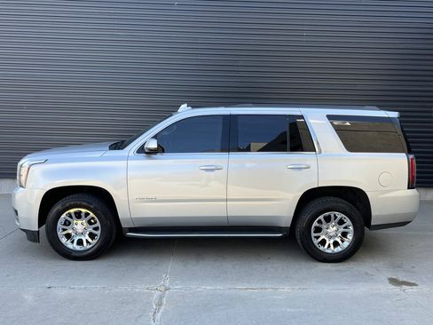 Used 2019 GMC Yukon SLT AWD/4WD image 9