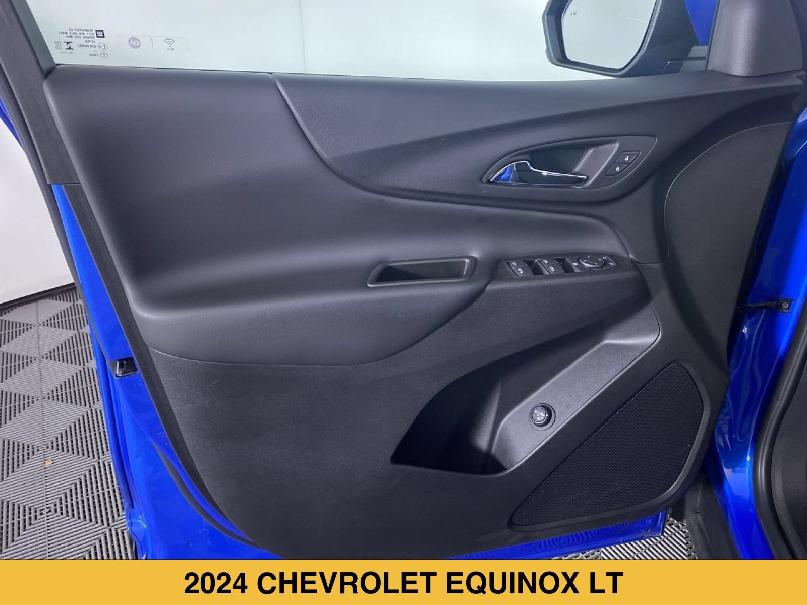 Certified 2024 Chevrolet Equinox LT w/ LPO, Floor Liner Package FWD image 11